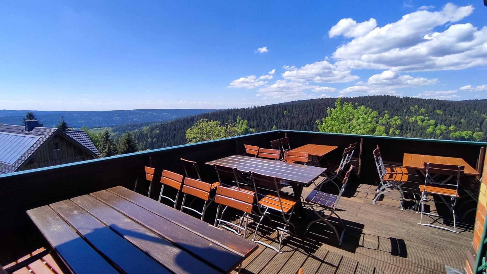 Berggasthaus & Pension Schoene Aussicht Klingenthal Exterior photo